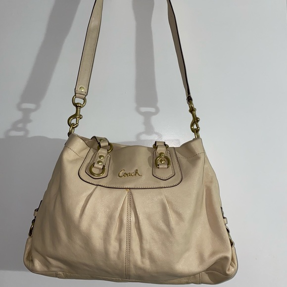 Coach purse - Picture 4 of 5